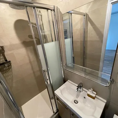 Renting - Jaures - Cosy Flat - Old Town - Great View - Aircon 아파트 *