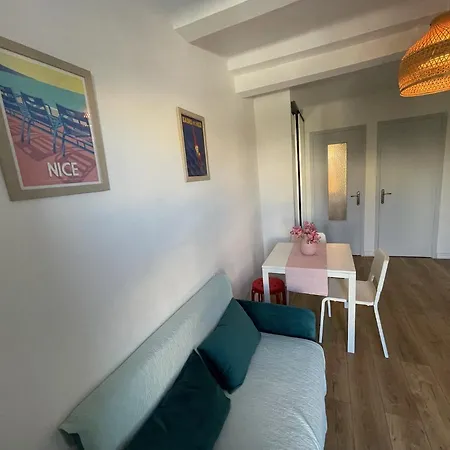 شقة Renting - Jaures - Cosy Flat - Old Town - Great View - Aircon