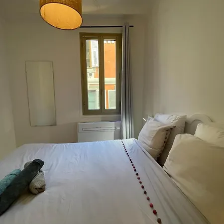 Renting - Jaures - Cosy Flat - Old Town - Great View - Aircon شقة نيس